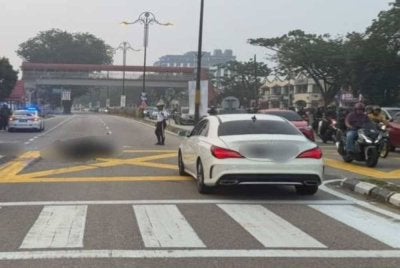 Mohd Amirul Ikhmal (gambar kecil) meninggal dunia di lokasi kejadian akibat kecederaan parah.