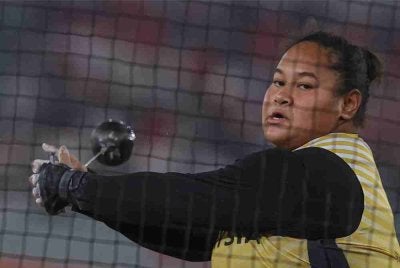 Atlet lontar tukul besi wanita negara, Grace Wong Xiu Mei ketika beraksi pada Final acara berkenaan pada Sukan Asia Aichi-Nagoya 2026 di Nagoya City Mizuho Park Athletic Stadium hari ini. Foto: Bernama