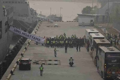 Seramai 1,476 warga Myanmar dihantar pada Selasa. Foto: Facebook Anwar Ibrahim