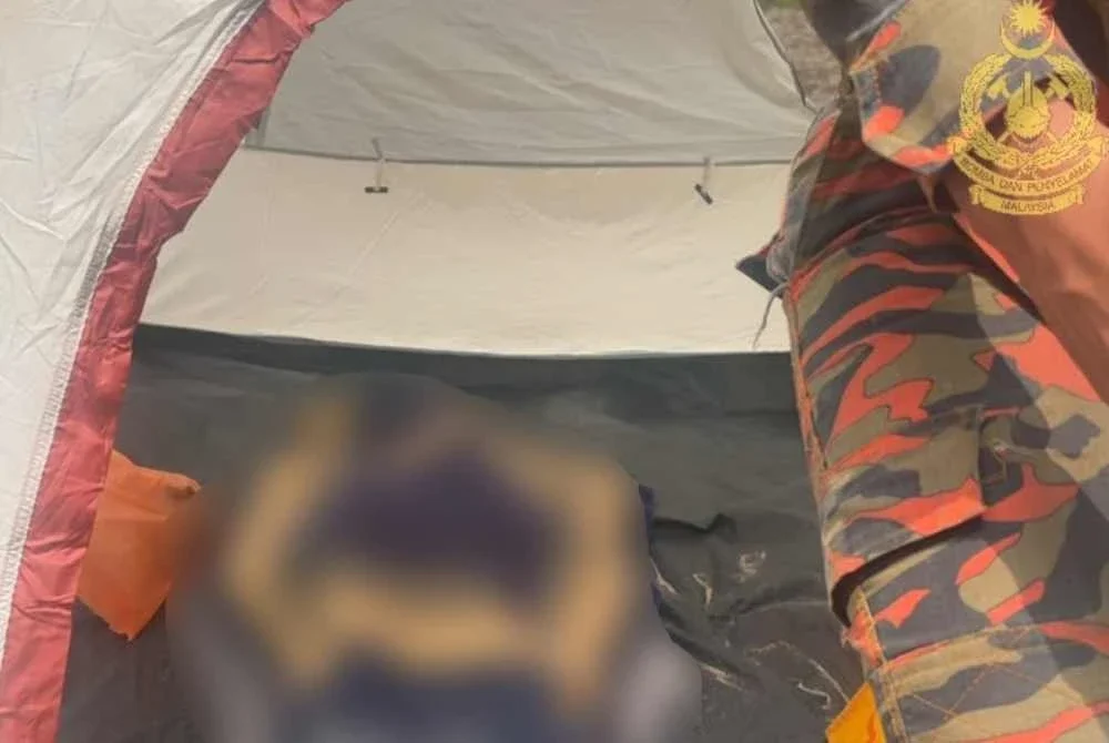 Mangsa disahkan meninggal dunia di lokasi kejadian. - FOTO: JBPM Pahang