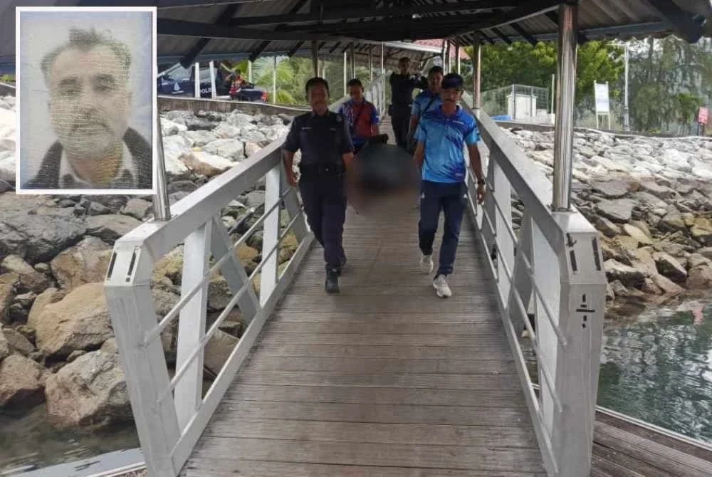 Anggota polis membantu mengangkat mangsa untuk dibawa keluar dari Pulau Tioman ke Teluk Gading di sini menggunakan bot Pasukan Polis Marin. Gambar kecil Mohammed Seyar Musazay
