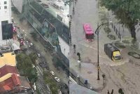 Keadaan di Jalan Wong Ah Fook dan Wisma Persekutuan, Jalan Ayer Molek, Johor Bahru pada petang Rabu.
