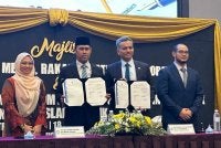 Mohd Sabirin (dua dari kiri) dan Ketua Pegawai Eksekutif Affin Bank, Datuk Syed Mashafuddin Syed Badarudin (dua dari kanan) bergambar semasa menandatangani MoU pada Majlis Penghargaan Rakan Media dan Rakan Strategik MAIS pada Rabu.