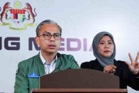  Fahmi ketika sidang media pasca mesyuarat Jemaah Menteri pada Rabu. Foto Bernama 