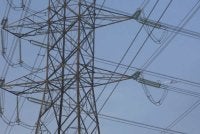 SP Group pada Rabu memaklumkan, tarif elektrik isi rumah akan turun kepada 28.59 sen Singapura (RM0.91) bagi setiap kilowatt-jam (kWh) berbanding 31.91 sen (RM1.02) pada suku sebelumnya. Foto hiasan 