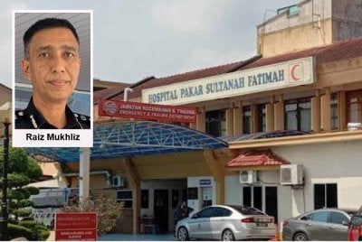 Mangsa mengalami kecederaan melecur di beberapa bahagian badan sebelum dikejarkan ke HPSF, Muar untuk rawatan lanjut.