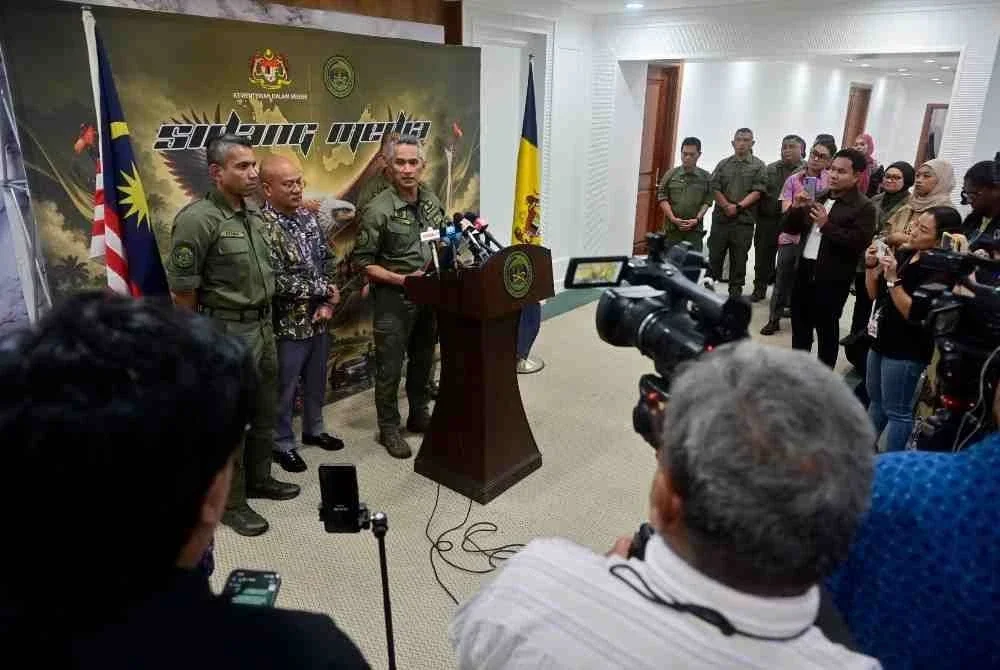 Mohd Shuhaily berkata, dirinya bersedia bertanggungjawab terhadap apa yang berlaku dan menyerahkan sepenuhnya siasatan lanjut kepada pihak berkuasa bagi memastikan perkara itu dapat diselesaikan secara adil.