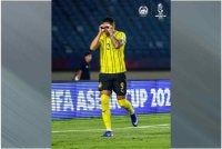 Bergson meledak gol pertama menerusi sepakan penalti untuk meletakkan Malaysia 2-0 ke atas Singapura pada babak pertama. - FOTO: FB Malaysia NT.