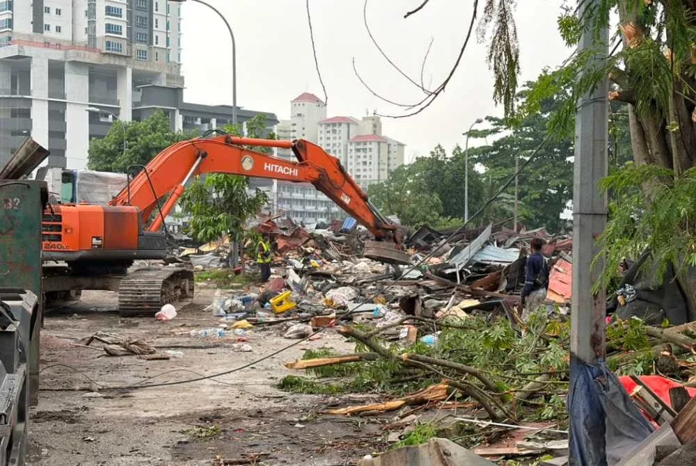 Jalan tengah terhadap isu pengosongan pengusaha IKS Sri Semarak, Kuala Lumpur telah dijalankan dengan menjaga kepentingan semua pihak.