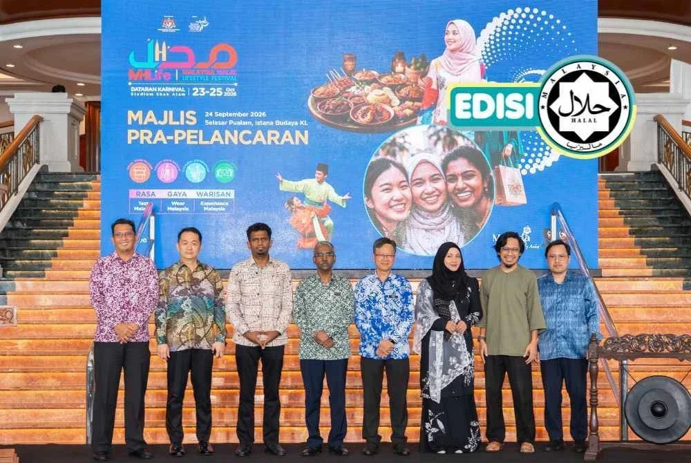 CHOON HWA (empat dari kanan) bersama Mohammad Faisal (tiga dari kiri) dan rakan strategik ITC pada Majlis Prapelancaran MHLife 2026 di Istana Budaya, Kuala Lumpur baru-baru ini. 