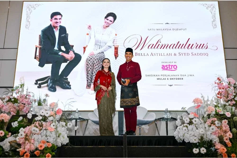 Detik istimewa buat Ahli Parlimen Muar, Syed Saddiq Syed Abdul Rahman (kanan) dan Bella Astillah yang tampil bersama pada sidang media mengenai walimatul urus perkahwinan mereka di Kuala Lumpur Golf and Country Club (KLGCC), Bukit Kiara. Foto Bernama