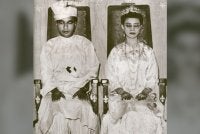 CINTA SEJATI.. Dr Hasmah sentiasa berada di sisi Dr Mahathir selama tujuh dekad perkahwinan mereka.