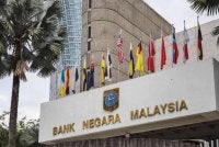 BNM memaklumkan pihaknya akan bekerjasama rapat dengan institusi kewangan bagi memastikan bantuan terbabit dapat disalurkan dengan segera kepada mereka yang terjejas. Foto hiasan 