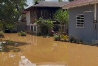 Hujan lebat berterusan mengakibatkan beberapa kawasan di sekitar daerah Kubang Pasu dilanda banjir kilat. Foto hiasan 