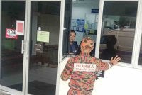 Pasukan bomba menjalankan pemantauan dan temu bual penduduk di Paginatan, Ranau, susulan gempa bumi lemah berlaku di kawasan tersebut.