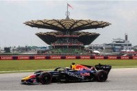 Max Verstappen mencatat masa kedua terpantas pada sesi latihan bebas ketiga perlumbaan Formula 1 Gulf Air Bahrain Grand Prix di Malaysia di Litar Antarabangsa Sepang hari ini. - Foto: Bernama