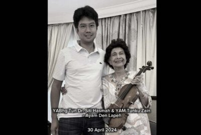Kenangan Tunku Zain bersama Allahyarham Dr Hasmah.