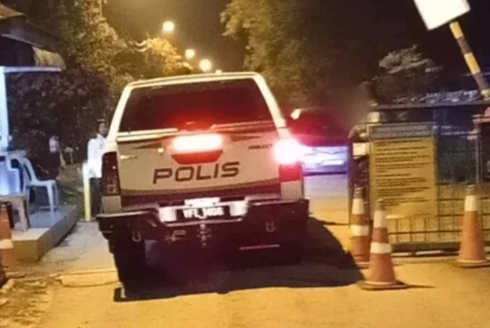 Seorang pelajar Tingkatan Empat ditemukan maut dipercayai dibunuh di sebuah sekolah menengah di Yong Peng pada Sabtu.