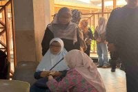 Fadhlina menenangkan keluarga Irene Sofiya yang maut dipercayai dibunuh di sebuah sekolah menengah di Yong Peng, Johor pada petang Sabtu.