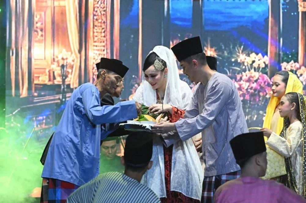 Adat Cukur Jambul yang digarap dalam bentuk persembahan pentas menarik perhatian dan minat pengunjung Festival Kota Selatan 2026.