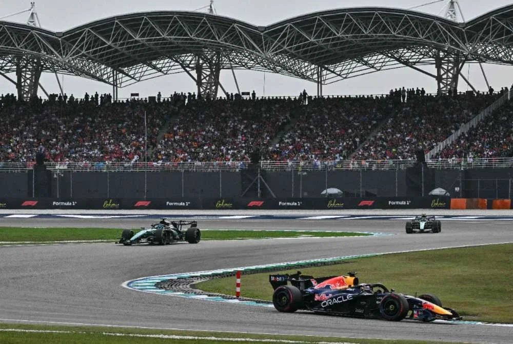 Kejayaan menganjurkan GP Bahrain di Sepang membuktikan kekuatan kerjasama Malaysia dan Bahrain merealisasikan acara sukan permotoran bertaraf dunia. Foto: AFP