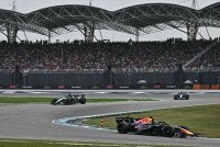 Kejayaan menganjurkan GP Bahrain di Sepang membuktikan kekuatan kerjasama Malaysia dan Bahrain merealisasikan acara sukan permotoran bertaraf dunia. Foto: AFP
