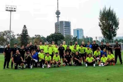 Skuad Harimau Malaya yang akan turun menentang Vietnam dalam aksi penentuan tempat ketiga Piala ASEAN FIFA 2026, petang ini. Foto: Facebook Anwar Ibrahim 