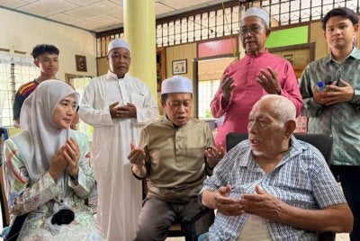 Dira turun padang bertemu pengundi Rim. Foto: FB Dira Abu Zahar