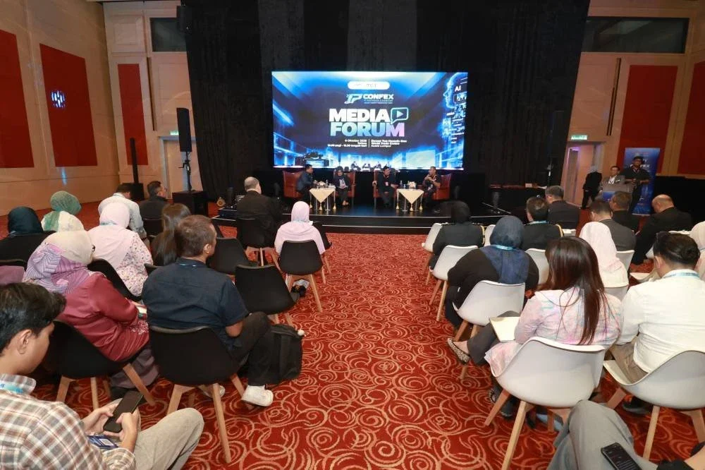 Antara hadirin yang hadir menyaksikan Forum Media bertajuk AI, Media dan Harta Intelek: Siapa Pemilik, Siapa Bertanggungjawab? di Dewan Tun Hussein Onn.
