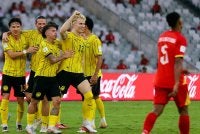 Penyerang Harimau Malaya Fergus Tierney (empat dari kiri) meraikan gol tunggalnya pada minit ke-62 ketika menentang Vietnam dalam perlawanan perebutan tempat ketiga Piala FIFA ASEAN Cup 2026 di Stadium Utama Gelora Bung Karno (GBK). Foto: Bernama 