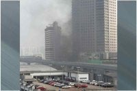Asap hitam menyelubungi kawasan sekitar pusat beli belah di Johor Bahru susulan kereta yang berada di parkir aras bawah tanah bangunan itu terbakar