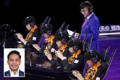 Muhammad Naim Al Amin (gambar kecil) berharap kerajaan melihat e-Sukan bukan semata-mata sebagai pertandingan atau hiburan, tetapi sebagai satu ekosistem ekonomi digital yang mempunyai rantaian kerjaya yang luas. 