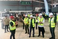 Mohamed Khaled (tiga dari kanan) diberikan penerangan ketika mengadakan lawatan kerja ke syarikat pertahanan tempatan, High Point Worldwide Sdn Bhd di Hulu Selangor pada Rabu.
