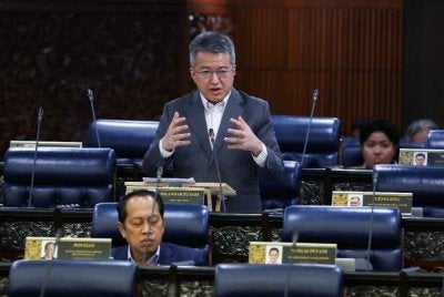 Chin Tong ketika sesi Pertanyaan-Pertanyaan Bagi Jawab Lisan sempena Mesyuarat Ketiga, Penggal Kelima, Parlimen ke-15 di Bangunan Parlimen pada Rabu. Foto Bernama 