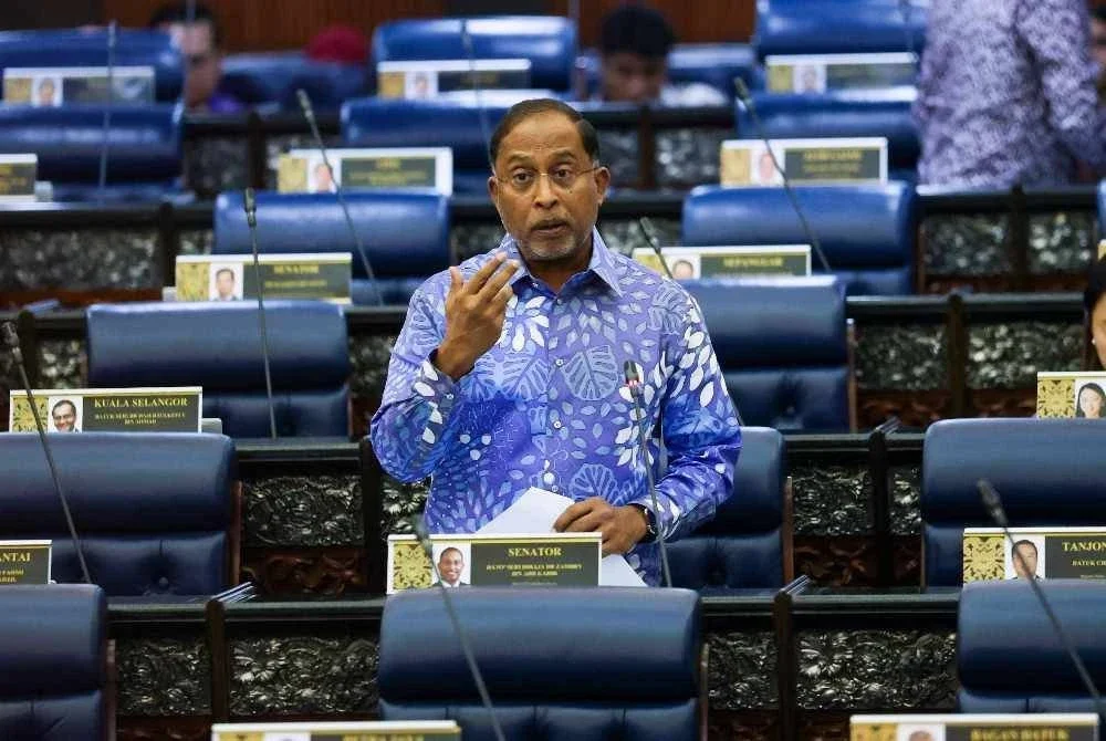 Zambry ketika sesi Pertanyaan-Pertanyaan Bagi Jawab Lisan sempena Mesyuarat Ketiga, Penggal Kelima, Parlimen ke-15 pada Khamis. - FOTO: Bernama