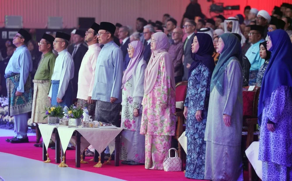 Anwar bersama isteri, Wan Azizah dan Zulkifli hadir pada majlis Perasmian Pembukaan Majlis Tilawah dan Hafazan Al-Quran Peringkat Antarabangsa (MTHQA) Ke-66 Tahun 2026 yang diadakan pada Selasa.