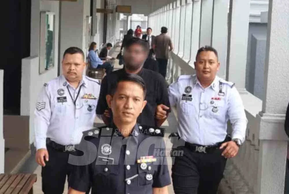 Tindakan Bryan mengingkari arahan polis dengan mengekori kenderaan dalam konvoi yang mengiringi Timbalan Perdana Menteri mengundang padah apabila dia didenda RM4,000 oleh Mahkamah Majistret di sini pada Khamis.