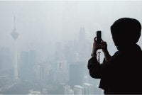 Malaysia perlu mempercepat kajian undang-undang jerebu rentas sempadan.