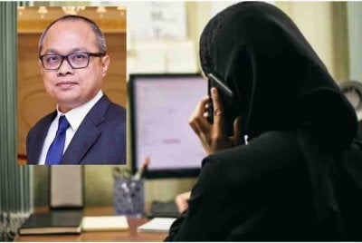 Seseorang yang konsisten mengingati orang lain ketika berdepan urusan sendiri sedang melaburkan masa dan perhatian untuk memelihara hubungan. Foto kecil: Ahmad 'Asri