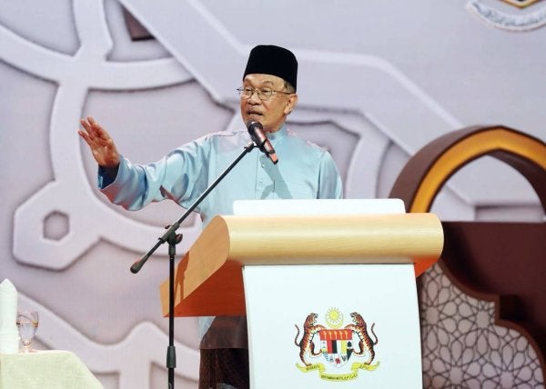 Anwar menyampaikan ucapan pada majlis Perasmian Pembukaan Majlis Tilawah dan Hafazan Al-Quran Peringkat Antarabangsa (MTHQA) Ke-66 Tahun 2026.
