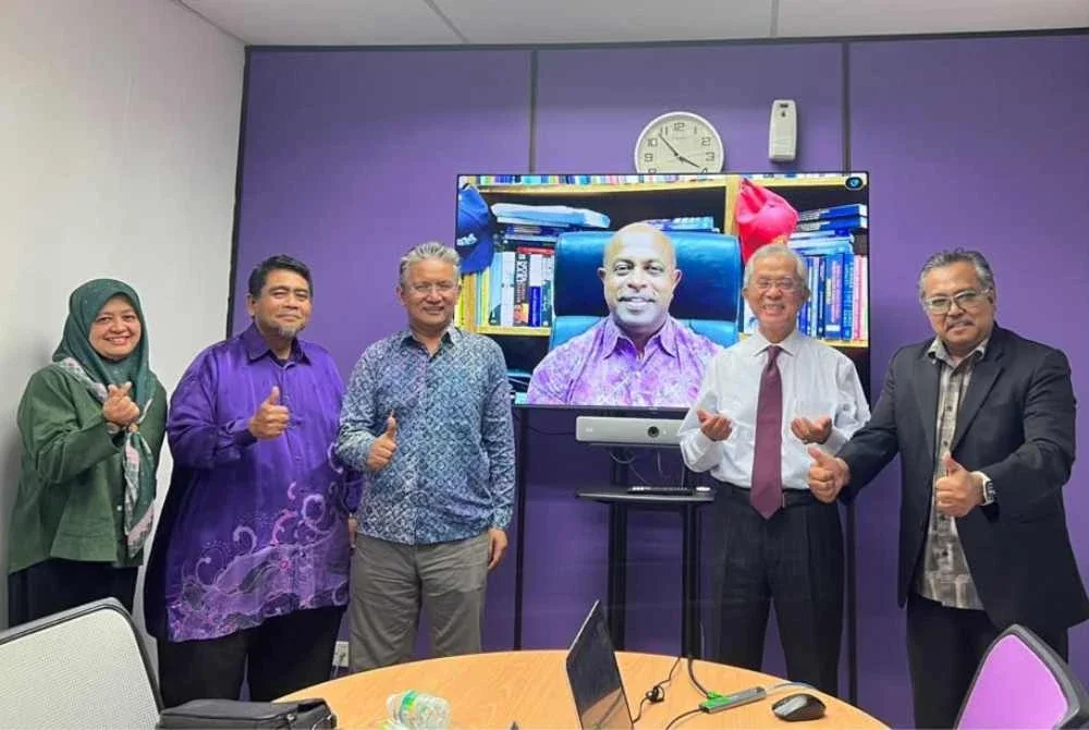 Kajian Kamaruddin menerusi tesis itu itu turut mendapat penilaian positif daripada pemeriksa luar, Profesor Datuk Dr Sivamurugan Pandian.