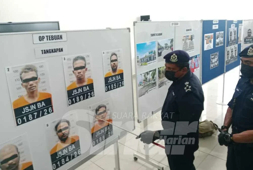 Hussein menunjukkan suspek yang diberkas menerusi operasi dijalankan pihaknya.