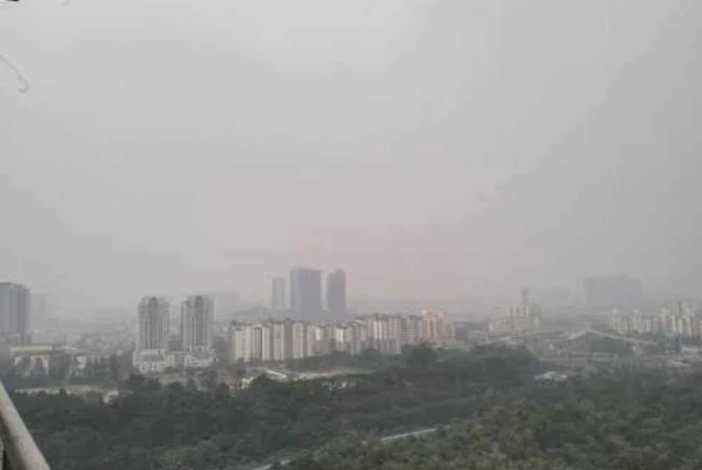 Keadaan jerebu di sekitar Bukit Jalil.