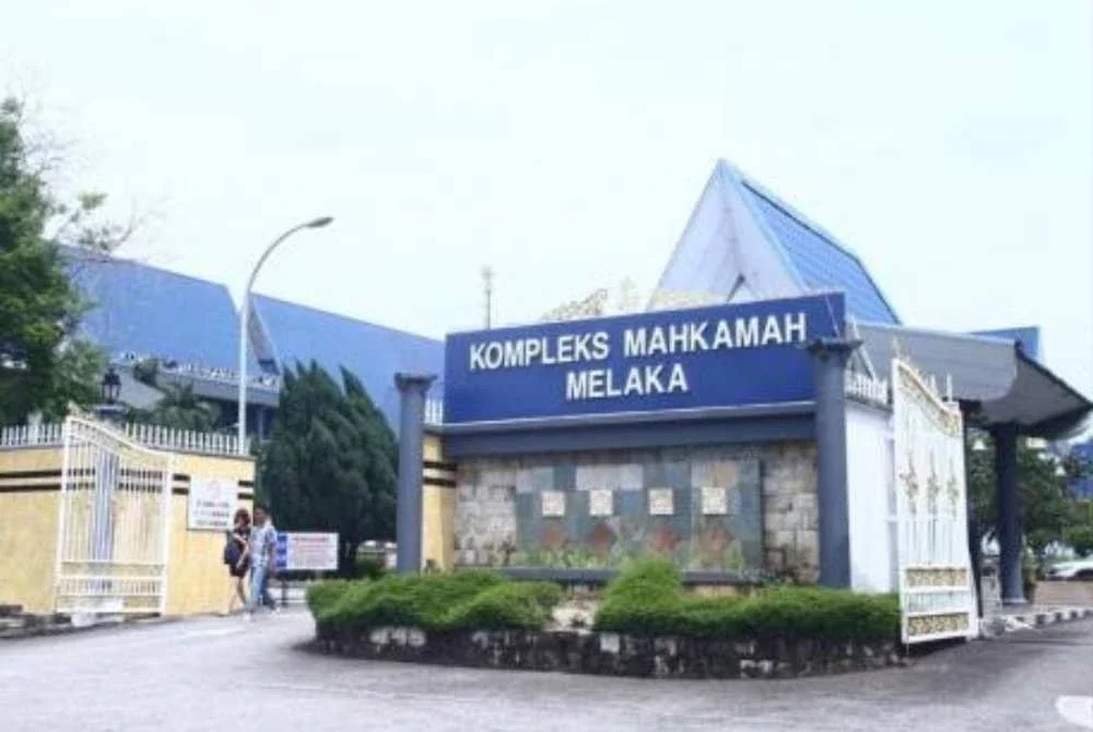 Mahkamah Tinggi di sini hari ini menjatuhkan hukuman penjara 13 tahun terhadap seorang lelaki selepas didapati bersalah menyebabkan kematian seorang warga emas ketika melakukan samun pada April 2023.