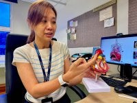 Dr Shereen Toh May Yi menjelaskan bagaimana masalah jantung yang kompleks dalam kalangan kanak-kanak memerlukan penilaian menyeluruh dan kerjasama pelbagai kepakaran.