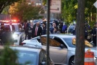 Lokasi kejadian di kawasan Marble Hill, New York dikepung pihak berkuasa. - Foto Agensi