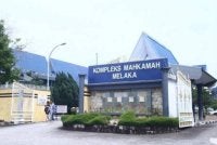 Mahkamah Tinggi di sini hari ini menjatuhkan hukuman penjara 13 tahun terhadap seorang lelaki selepas didapati bersalah menyebabkan kematian seorang warga emas ketika melakukan samun pada April 2023.