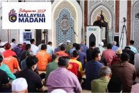 Anwar berkata, inisiatif itu melibatkan imam, bilal, tok siak, noja, marbut dan guru takmir. Foto fail Bernama