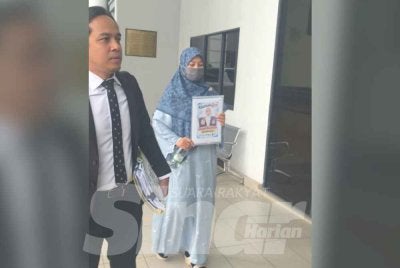 Noraidah memberitahu Mahkamah Koroner bahawa beliau tidak percaya 15 helaian kertas yang dikemukakan sebagai bahan bukti dalam inkues kematian anaknya itu ditulis oleh Zara Qairina.
