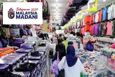 Kerajaan mengumumkan Bantuan Awal Persekolahan (BAP) ditingkatkan dari RM150 kepada RM200 bagi setiap murid. Foto Bernama 